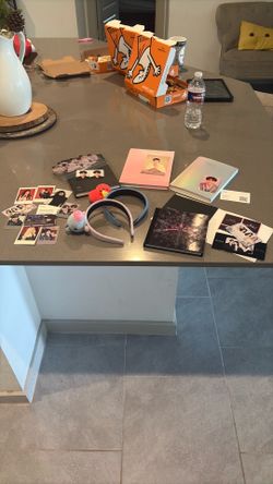 Selling K-pop bundle