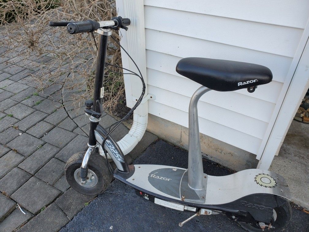 Razor Fast Model Electric Scooter 