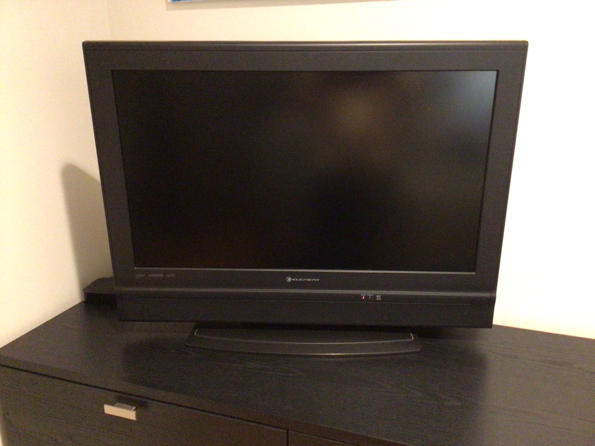 Free TV, 42 Inches