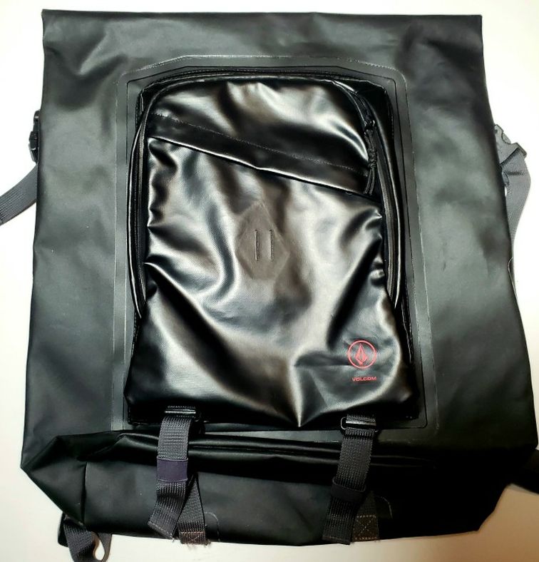 VOLCOM MOD TECH DRY BACKPACK, BLACK