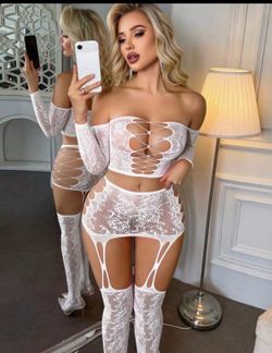 One size white woman lingerie set