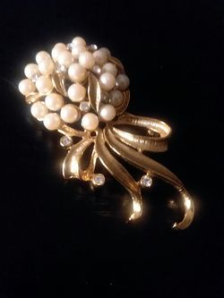 Floral Blossom Pearl Brooch
