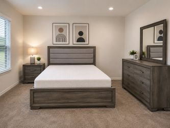 Gorgeous Queen bed room set Rooms to go
