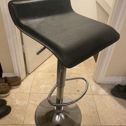 Adjustable bar chair
