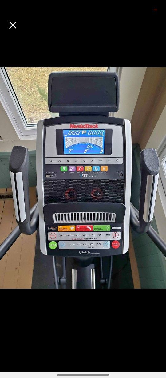 NORDICTRACK E 9.0 ELLIPTICAL MACHINE ( LIKE NEW & DELIVERY AVAILABLE TODAY)