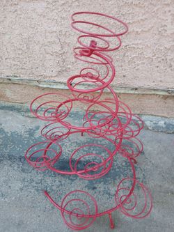 Red Metal Wire Spiral Egg Holder Stand