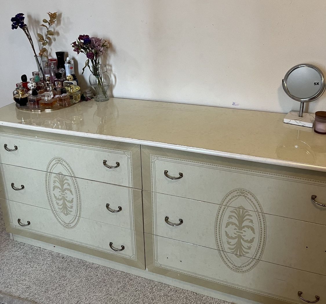 Antique Dresser/ Vanity Table