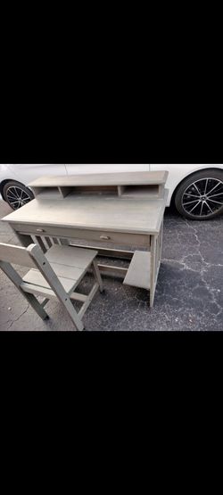 ✨ Discovery World Furniture Desk + Hutch + Chair Deal ✨