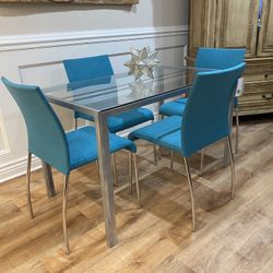 Cute Five Peice Modern Tempered Glass Dining Set