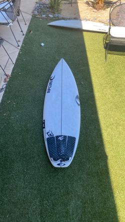 5’10.5 Sharpeye surfboard