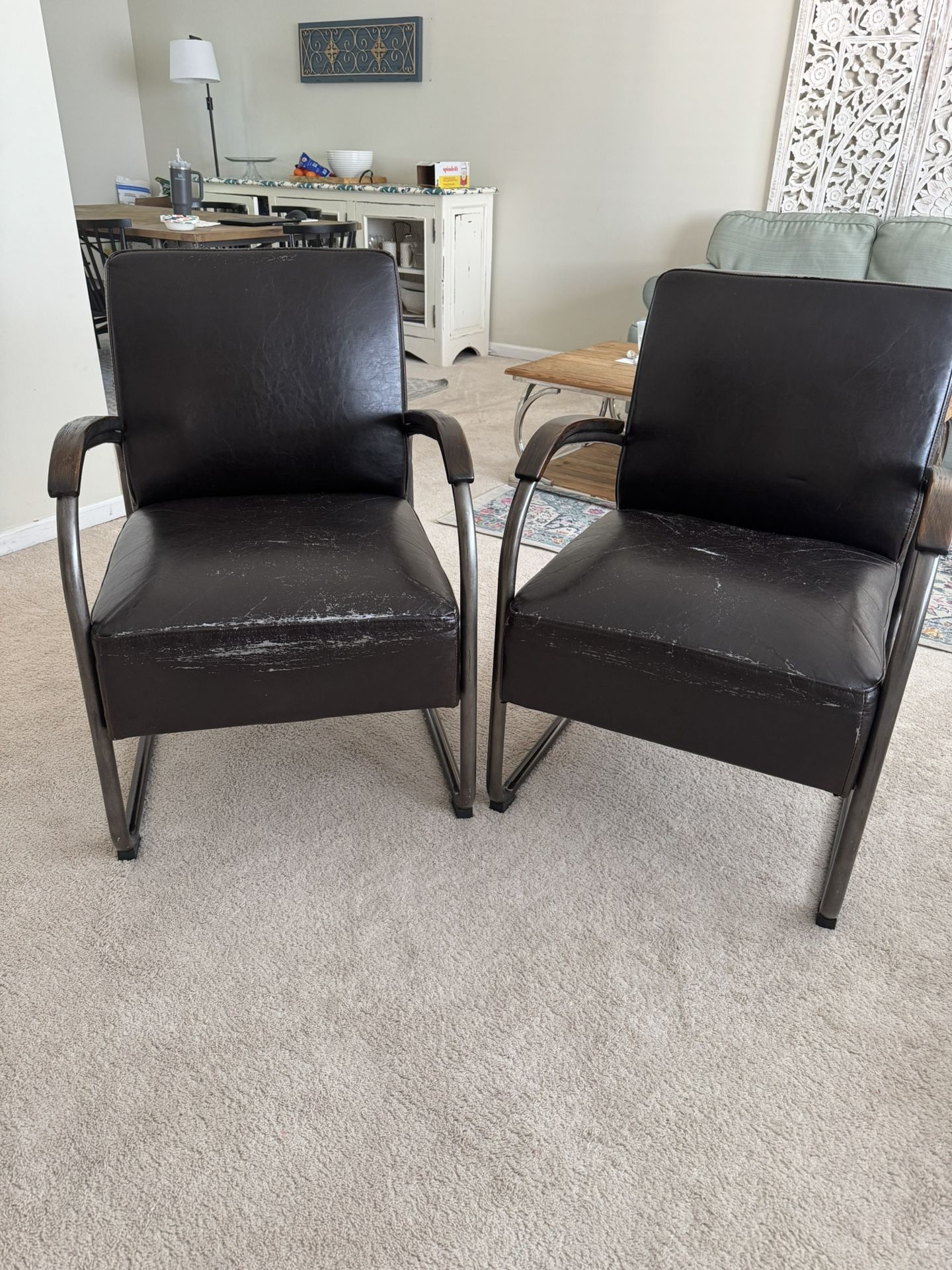 Leather Chairs Set Of 2 Very Comfy