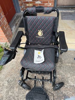 MAJESTIC IQ-8000 ELECTRIC WHEELCHAIR