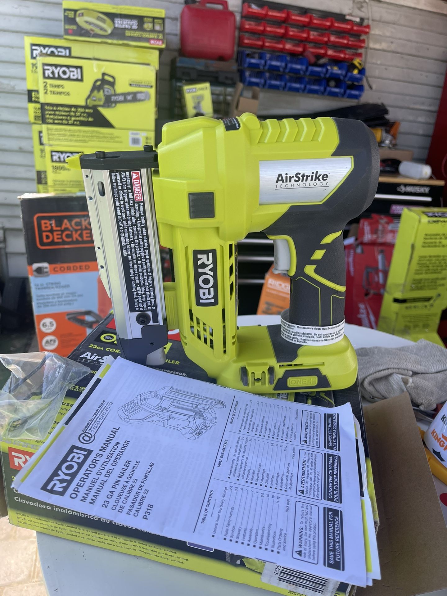 RYOBI ONE+ 18V Cordless AirStrike 23 Gauge 3/8 Headless Pin