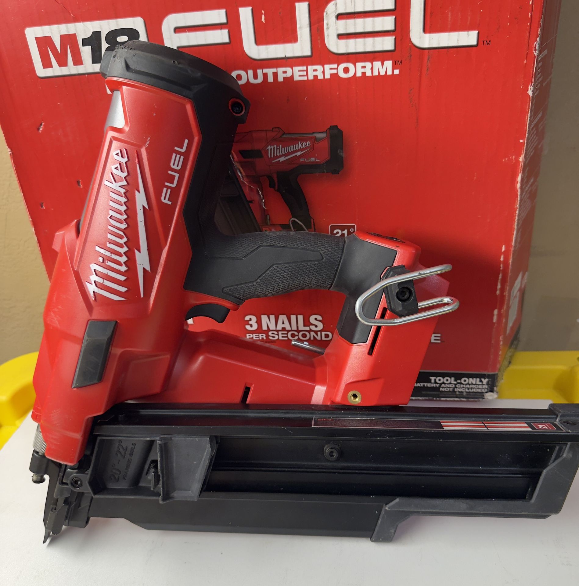 Milwaukee M18 Fuel 21-degree Framing Nailer#2744-20 Tool Only (used)