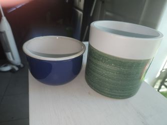 Pittsburg: 2 ceramic  planter pots for $5