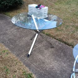 Dining Room Table 39 By 39 Round By 29 And A Half Inch Tall