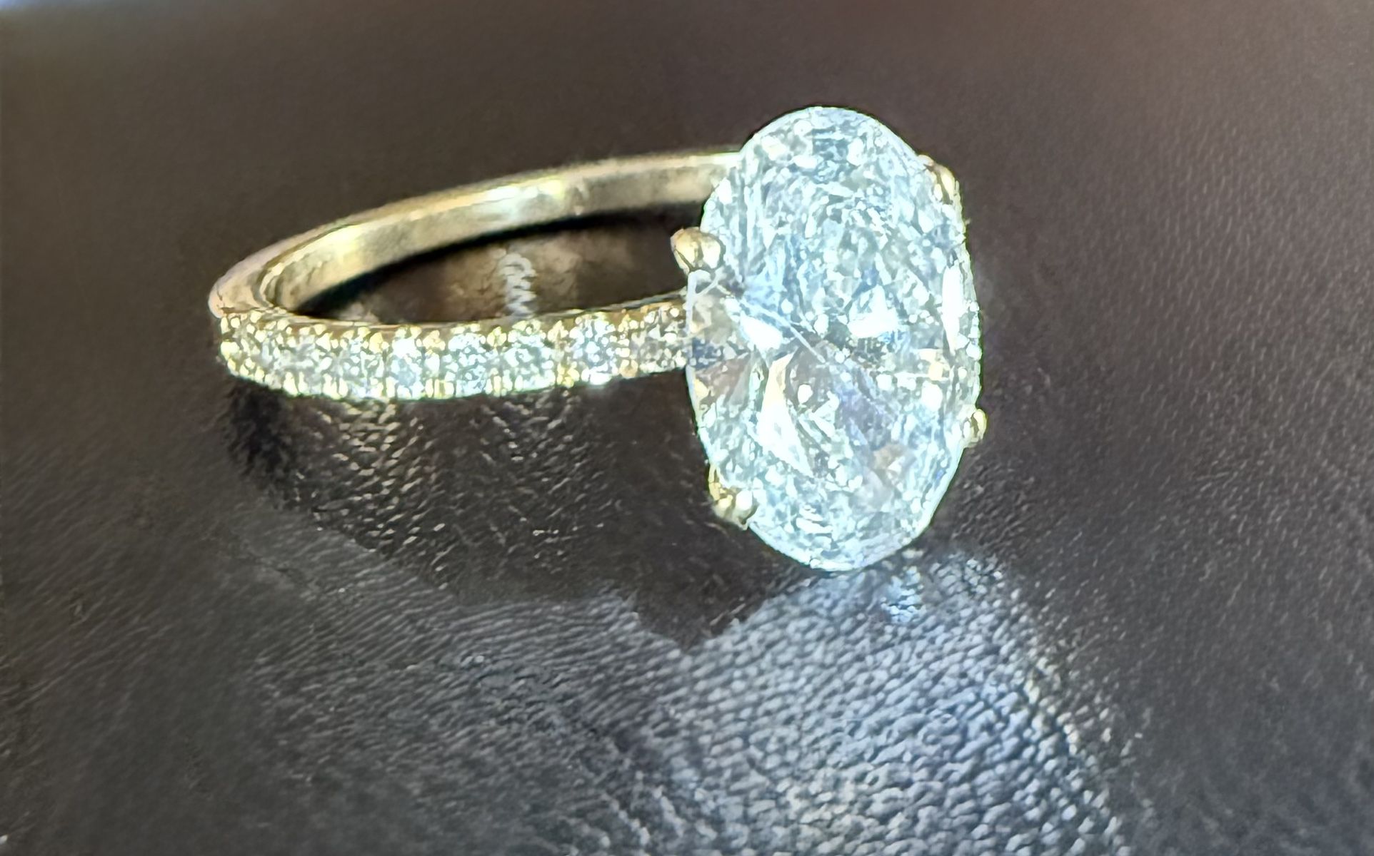 18K Gold Diamond Ring With IGI Report