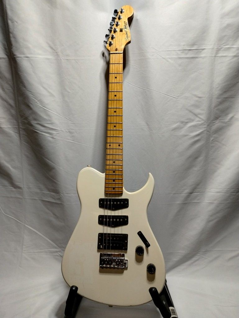 "NO TRADES" 1980s Squier Bullet Stratocaster Electric Guitar With Maple Neck Hst Made In Japan