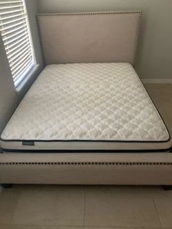 QUEEN SIZE BED SET