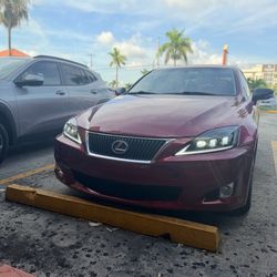 Título limpio is250 sedan sport RWD