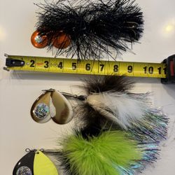 Musky Mayhem Tackle: Electric Bunny 