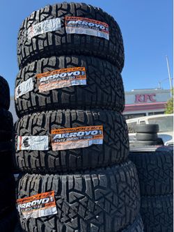 🚨🚨vendo set de llantas Lt 33x12.50 20 arroyo tires R/T