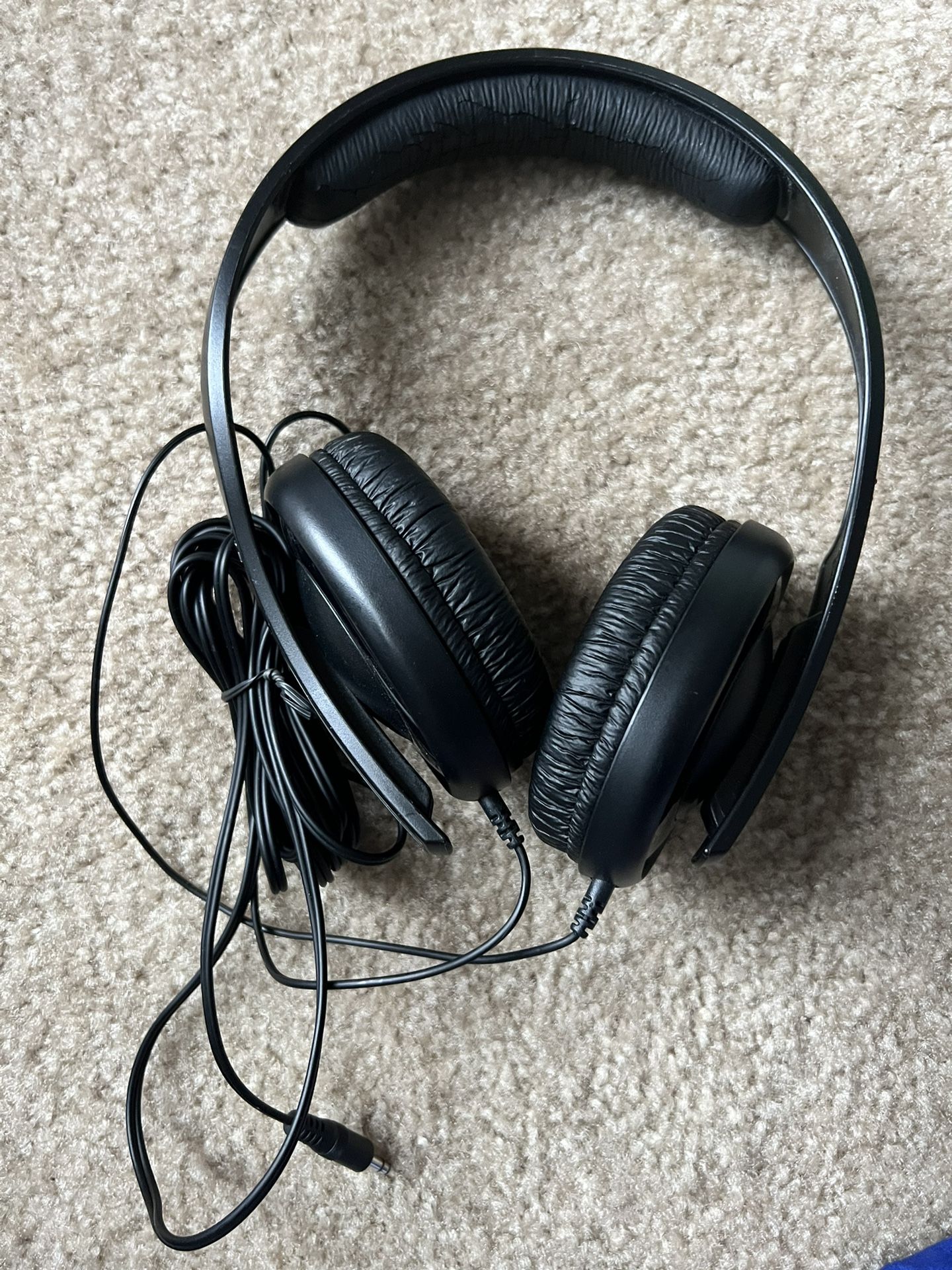 Sennheiser HD 202 headphones