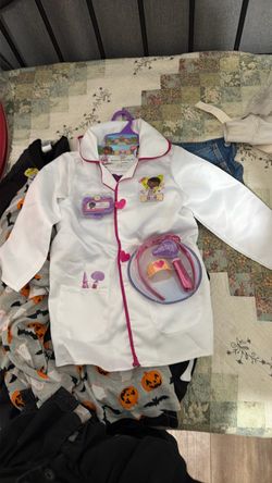 Size 5/6 dr. costume $6.00