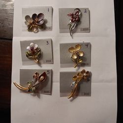 Beautiful Broch/ Pins Flower