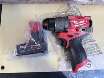 Milwaukee m12 drill driver