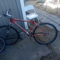 Trek Bike Needs A Seat 26" 