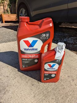 NEW Valvoline 5w-30 high mileage motor oil 6 quarts