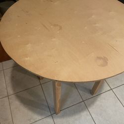 2 Tables With Glass And Covers 