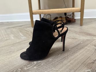 4 pairs shoes would like to sell together