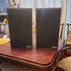 Reference KLH Speaker Set