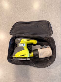 Ryobi Finishing Sander w/ Carrying Case
