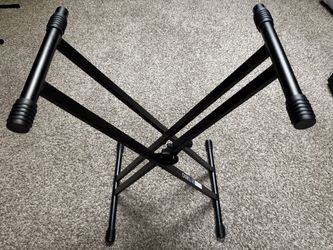 Quik Lok QL-646 Double Braced Keyboard Stand with carrying case