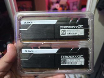 G.SKILL Trident Z RGB Series DDR4 RAM (XMP) 32GB (2x16GB) 3200MT/s CL16-18-18-38 1.35V Intel AMD Desktop Computer Memory U-DIMM (F4-3200C16D-32GTZR)