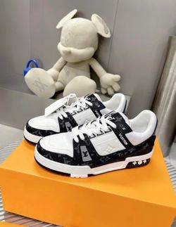 Lv trainer mens designer shoe size 12 men’s