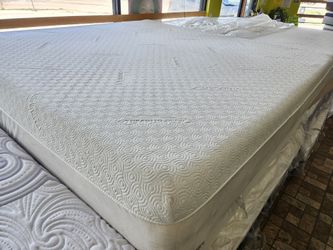 Mattress and box spring king size