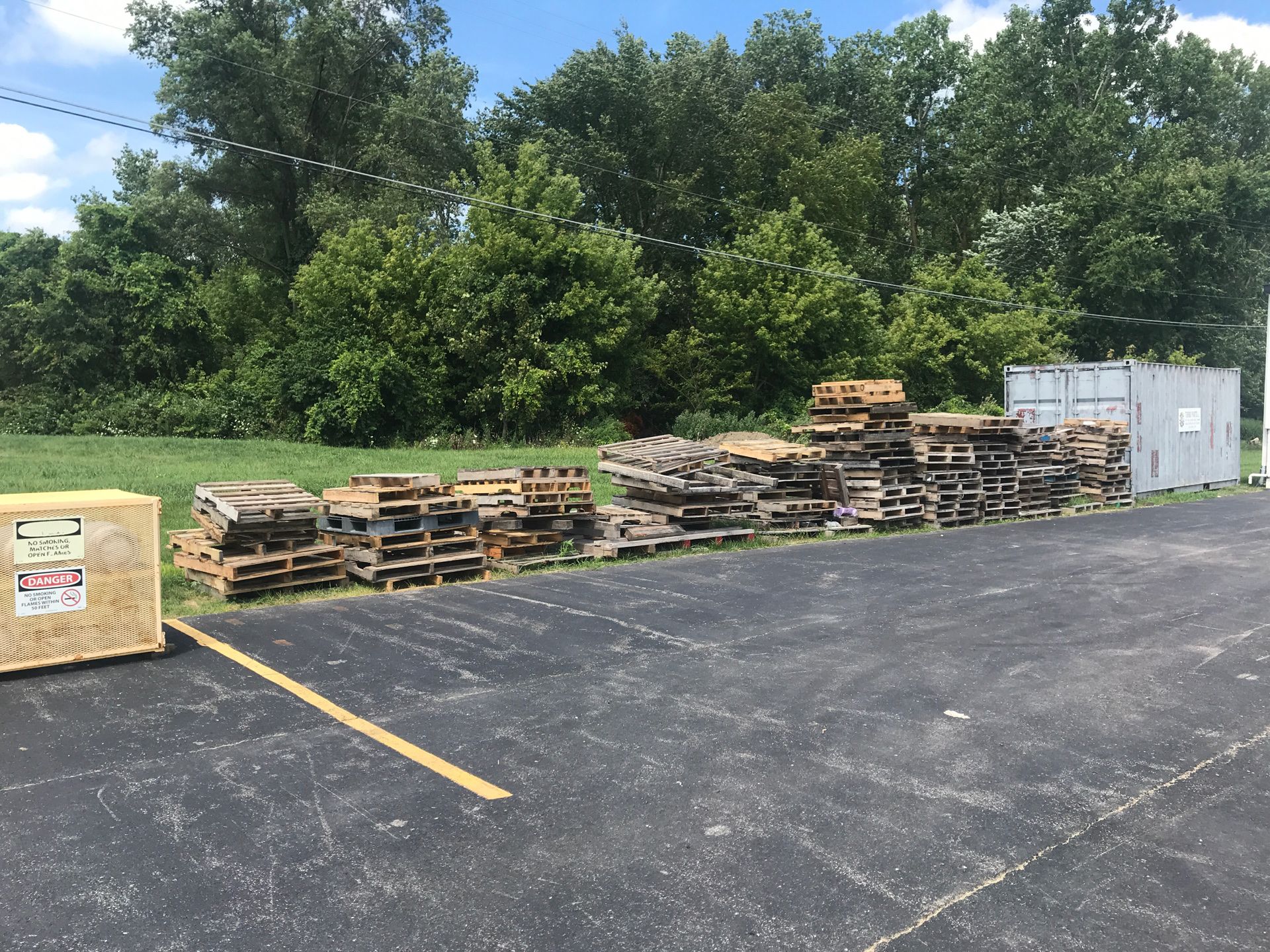 Free Pallets 8-13/ 8-14