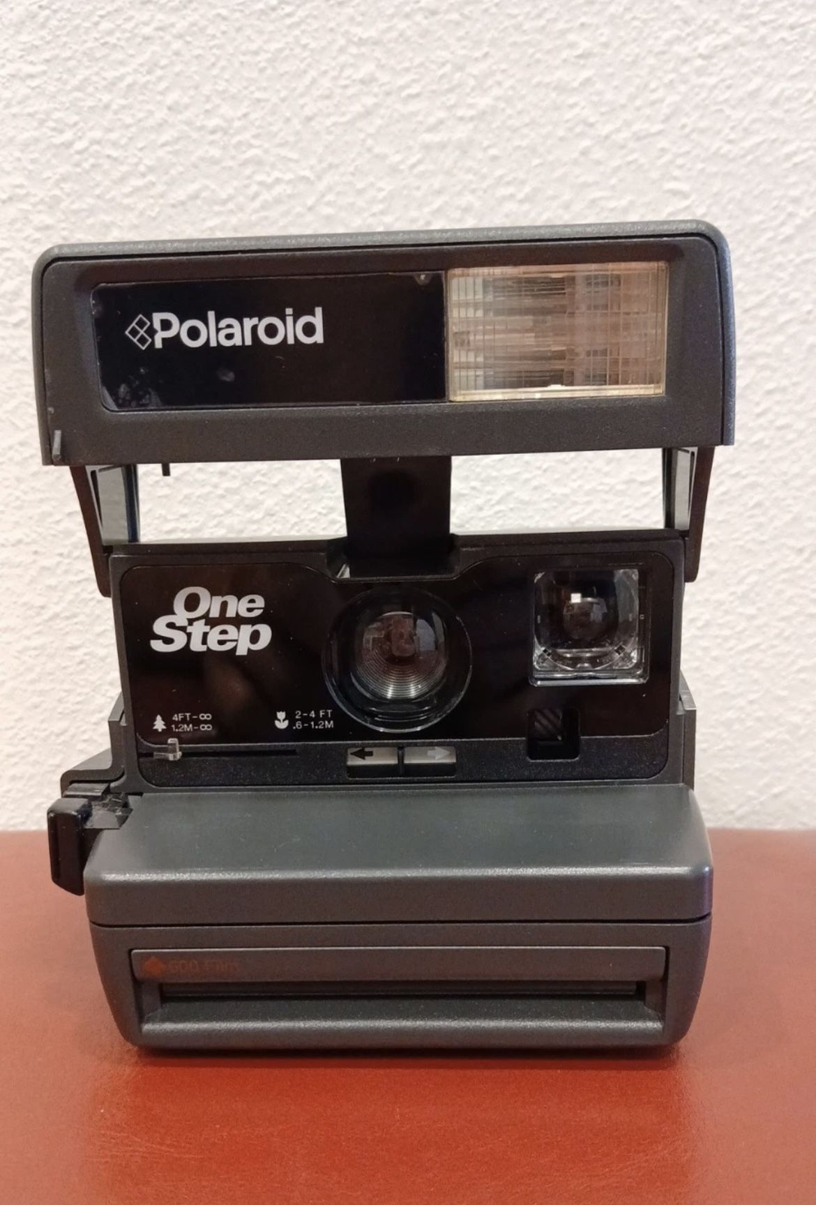 Polaroid One Step Close Up 600 Film Instant Camera