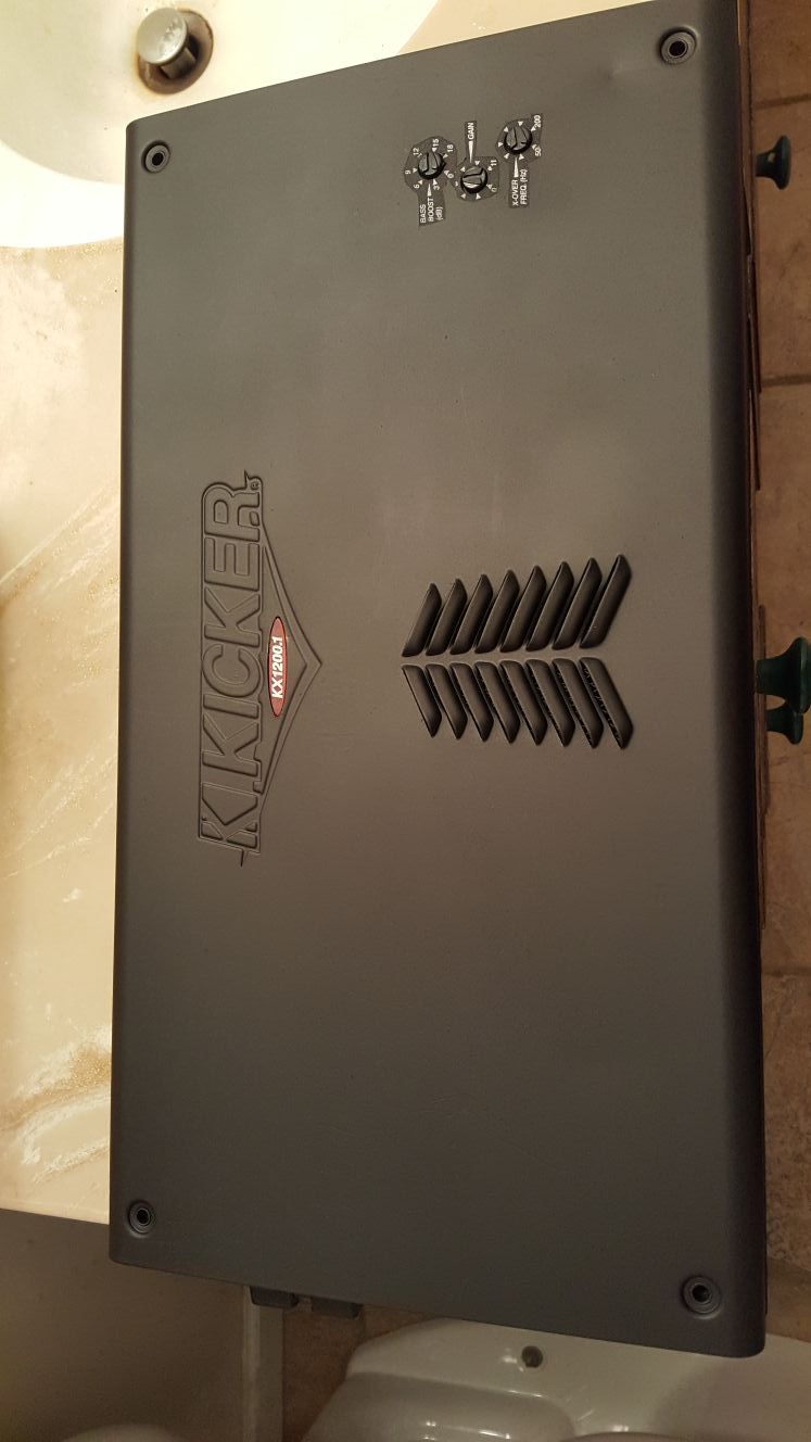 Kicker kx1200.1 old school amp very strong for Sale in Pleasant Hill