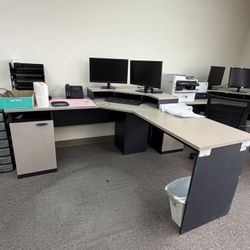 L-Shaped Office Desk with Built-In Storage – Commercial Workstation