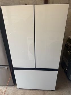 Samsung French Door Refrigerator White Bespoke 36” inches wide