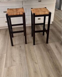 3 Bar stools