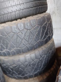 Used set of tires 35 1250 18 Lt