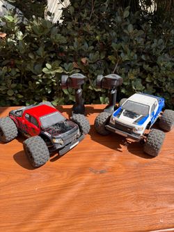 RC Monster Trucks with Controllers – Set of 2