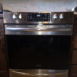 Frigidaire Gallery 30" Front Control Electric Range with Air Fry,  model FGEH3047VF