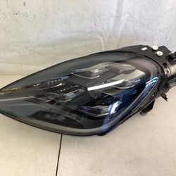2019-2020-2021-2022 PORSCHE CAYENNE GTS LEFT FULL LED MATRIX HEADLIGHT SHELL OEM 